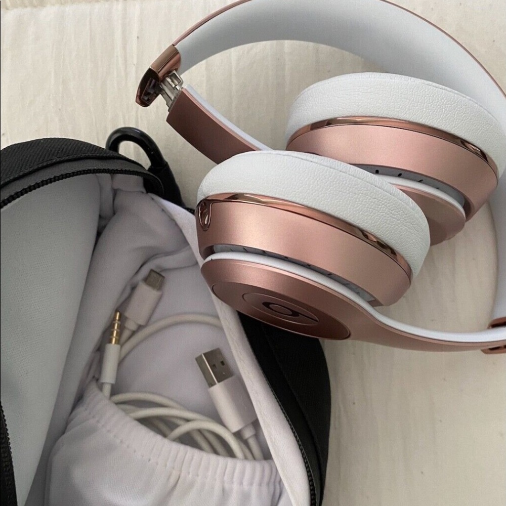 beats solo 3 rose gold headphones